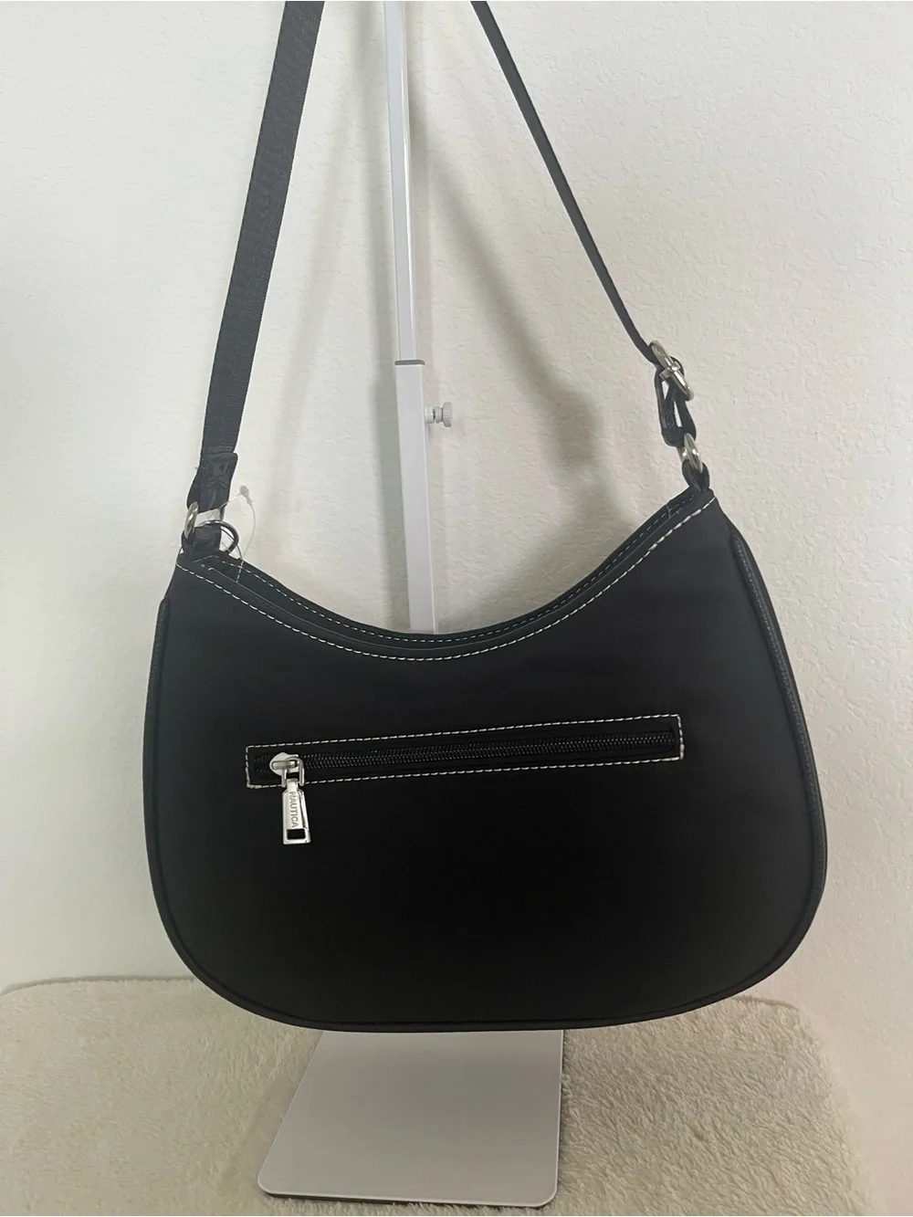 Nautica sleek crescent